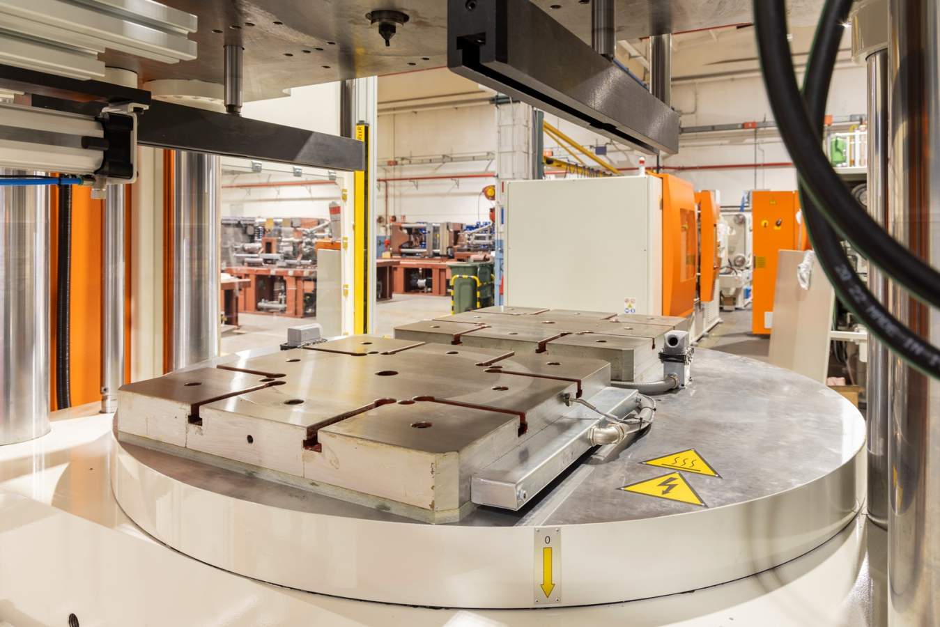 Linhas de injecção para borracha - Image 24